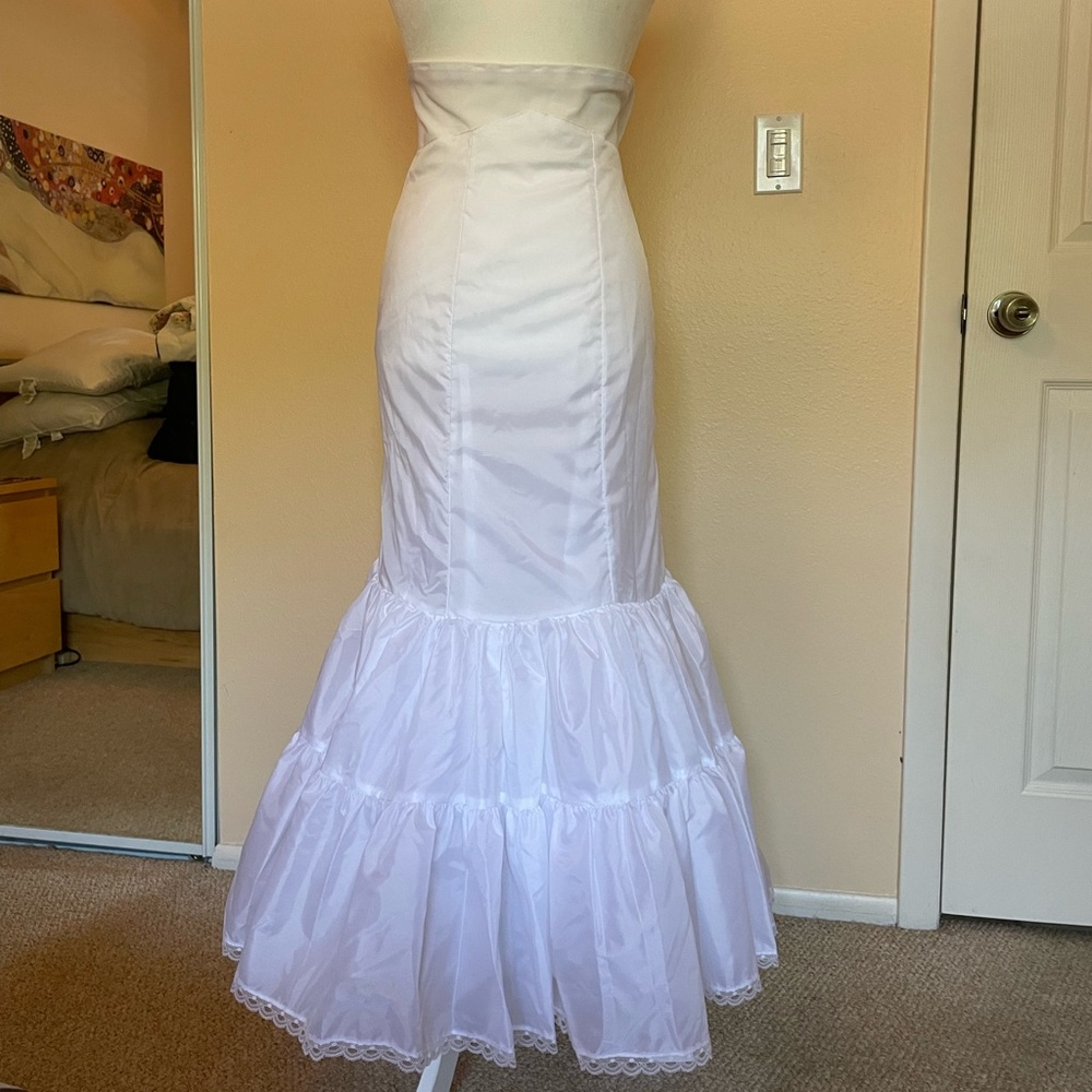 Fit and Flare Slip Sz 2